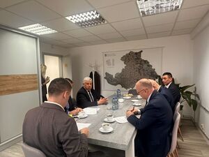 
                                                    Podpisanie umów na remont dwóch odcinków dróg powiatowych
                                                
