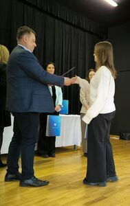 
                                                    Uczennice z Powiatu Ryckiego w etapie regionalnym XII Olimpiady Wiedzy o Zdrowiu Psychicznym
                                                