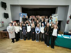 
                                                    Uczennice z Powiatu Ryckiego w etapie regionalnym XII Olimpiady Wiedzy o Zdrowiu Psychicznym
                                                