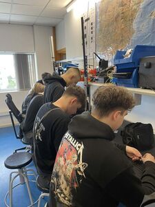 
                                                    Czas praktyk w Sevilli upływa uczniom ZSZ nr 1 bardzo pracowicie w ADA Superior Technological Institude.
                                                