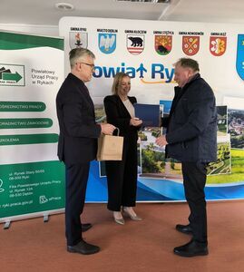 
                                                    POWIATOWA RADA RYNKU PRACY W RYKACH
                                                