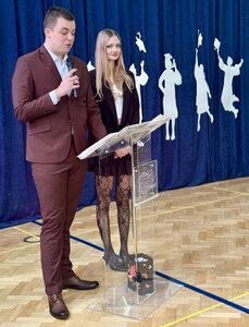 
                                                       Pożegnanie uczniów klas maturalnych
                                                