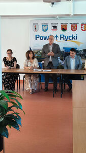 
                                                    Kolejna ważna inwestycja drogowa w powiecie. Rusza rozbudowa ulicy Swatowskiej w Rykach!
                                                
