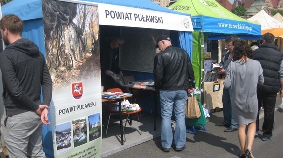 Tłumy odwiedzających stoisko Powiatu Puławskiego na Międzynarodowych Targach Szczecińskich - ORGANIC