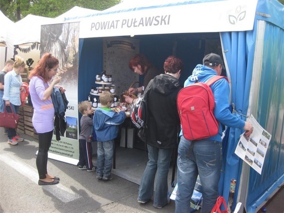 Tłumy odwiedzających stoisko Powiatu Puławskiego na Międzynarodowych Targach Szczecińskich - ORGANIC