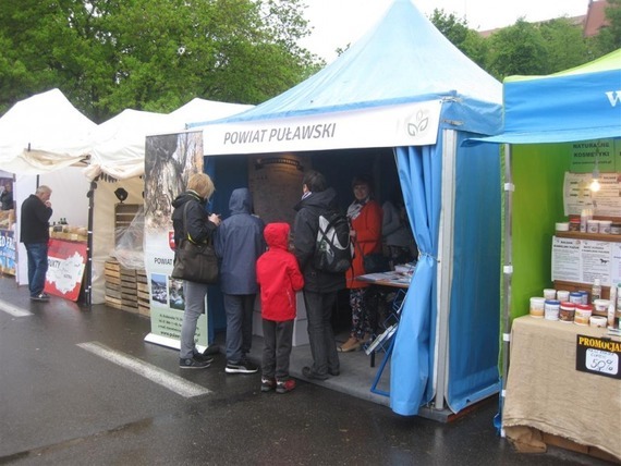 Tłumy odwiedzających stoisko Powiatu Puławskiego na Międzynarodowych Targach Szczecińskich - ORGANIC