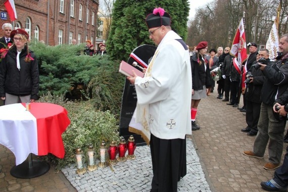 Odsłonięcie pomnika kpt. rez. Władysława Szczypy - relacja 