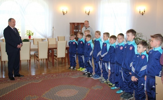 Zawodnicy Puławiaka odwiedzili Starostę