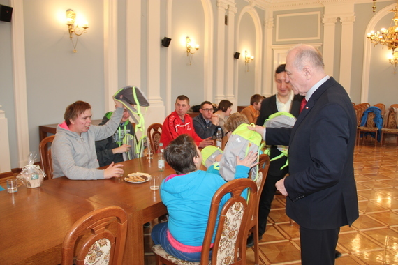 Uczniowie z SOSW w Kęble na lekcji preorientacji zawodowej w puławskim Starostwie