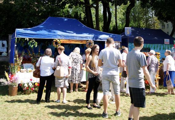 Wieńce i stoiska na Dożynkach Powiatowych Nałęczów 2018