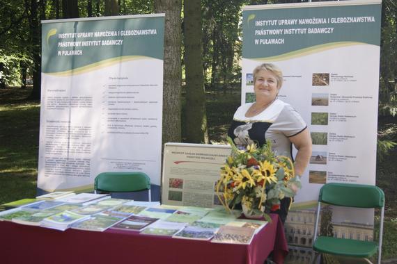 Wieńce i stoiska na Dożynkach Powiatowych Nałęczów 2018