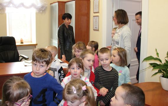 Przedszkolaki z wizytą w Puławskim Starostwie