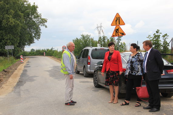 Fotograficzny dziennik budowy - inwestycje drogowe Powiatu Puławskiego (11.07.2019)