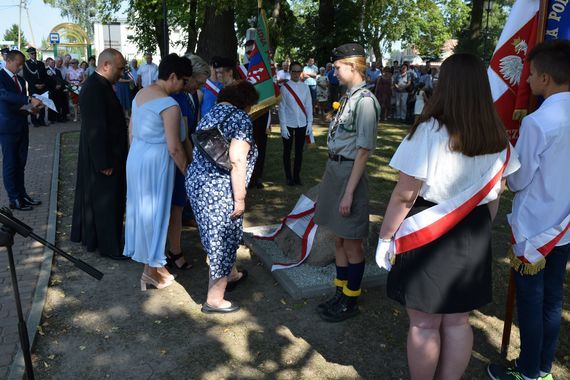 Upamiętnienie ofiar bombardowania w Gołębiu