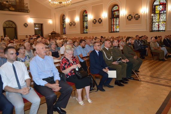 Ziemia Puławska pamięta o swoich bohaterach - uroczyste odsłonięcie tablicy ku czci żołnierzy 2. Pułku Saperów Kaniowskich