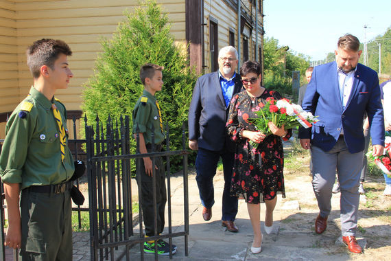 Samorząd powiatowy uczcił pamięć o bohaterach wielkiej akcji wysadzenia pociągu amunicyjnego pod Gołębiem