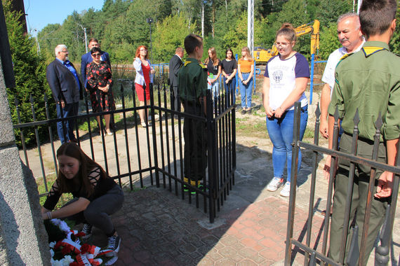 Samorząd powiatowy uczcił pamięć o bohaterach wielkiej akcji wysadzenia pociągu amunicyjnego pod Gołębiem