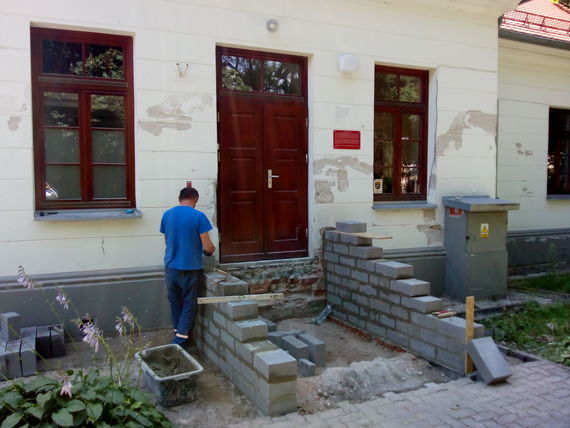 Trwa remont Młodzieżowego Domu Kultury w Puławach