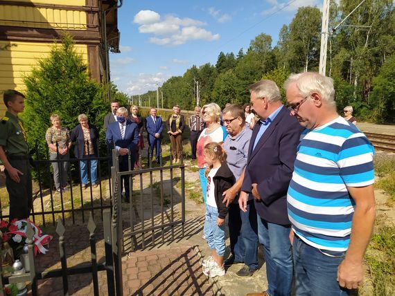 Uroczystość z okazji 77. rocznicy akcji wysadzenia pociągu amunicyjnego pod Gołębiem.