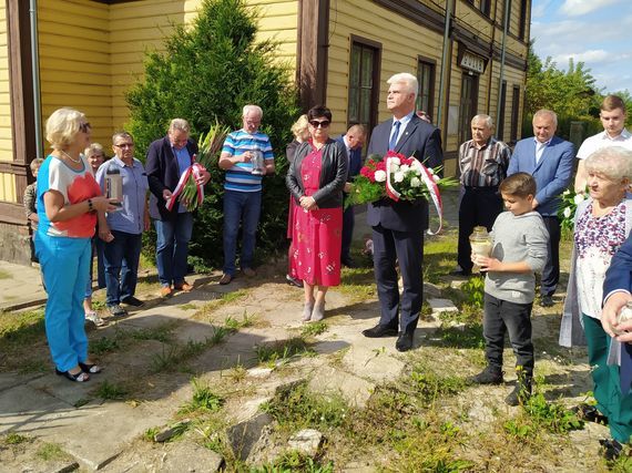 Uroczystość z okazji 77. rocznicy akcji wysadzenia pociągu amunicyjnego pod Gołębiem.