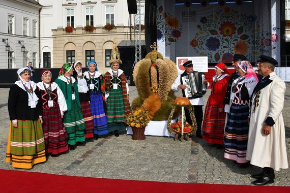 KGW Zagrody Razem przy Wieńcu Dożynkowym