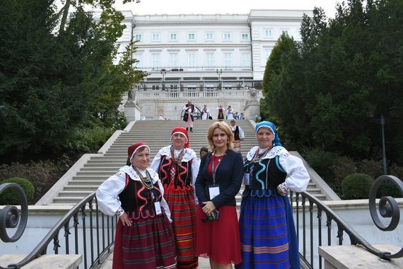 Dyrektor Wydziału Rolnictwa UM w Lublinie Ewa Szałachwiej z KGW Zagrody Razem