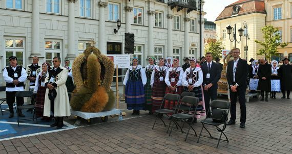 Prezentacje Wieńców Dożynkowych na Dożynkach Prezydenckich 2020 w Warszawie