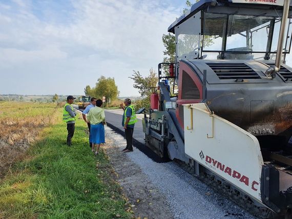 Robocza wizyta na placu budowy drogi powiatowej nr 2552L Wąwolnica - Poniatowa.