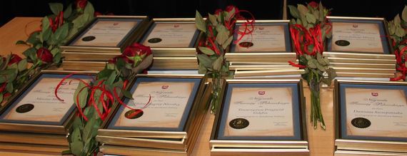 Dyplomy i róże dla Nagrodzonych w Dziedzinie Kultury 2020