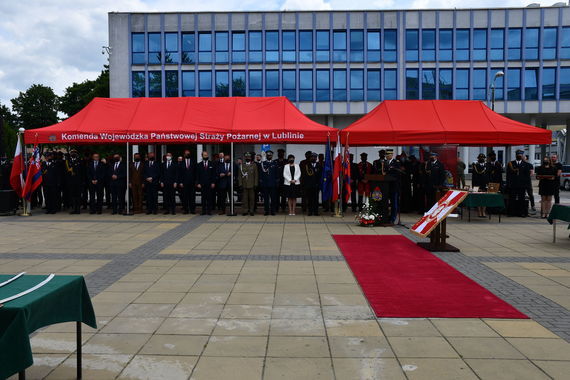 Plac F. Chopina, część oficjalna