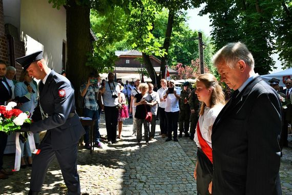 Pokłon od społeczności szkolnej