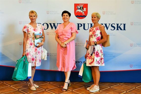 Puławskie laureatki Rowerowej Stolicy Polski ze starostą
