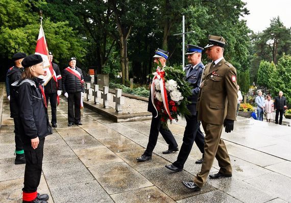 Wiązanka od służb mundurowych