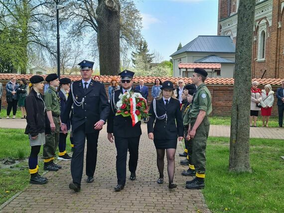 Obchody 231. rocznicy uchwalenia Konstytucji 3 Maja - uroczystości w Gołębiu