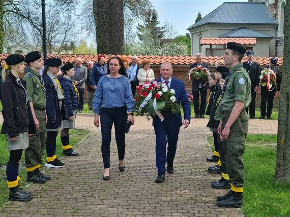 Obchody 231. rocznicy uchwalenia Konstytucji 3 Maja - uroczystości w Gołębiu