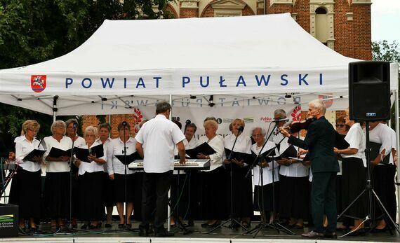 Piknik z Produktem polskim i Bitwa regionów w Gołębiu