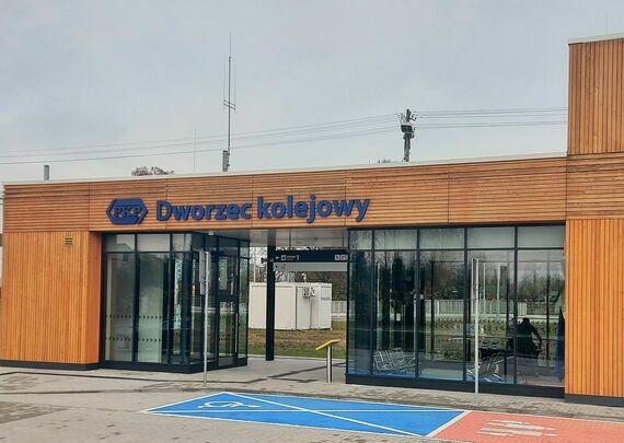 Nowy dworzec kolejowy w Sadurkach