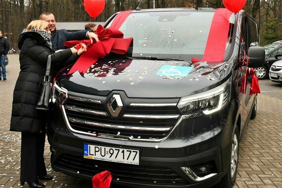 Windą do Nieba pokonują bariery transportowe. Nowe inwestycje sióstr Benedyktynek