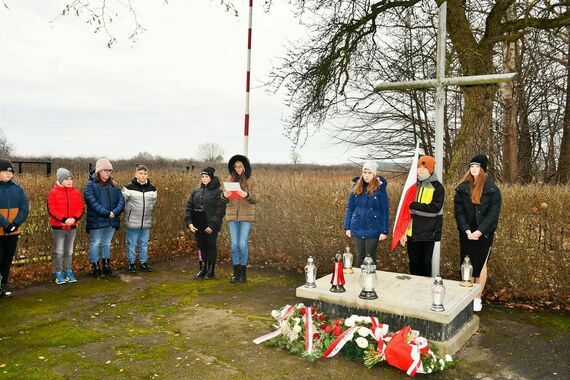 Uroczystości upamiętnienia ofiar zbrodni hitlerowskiej w Leokadiowie