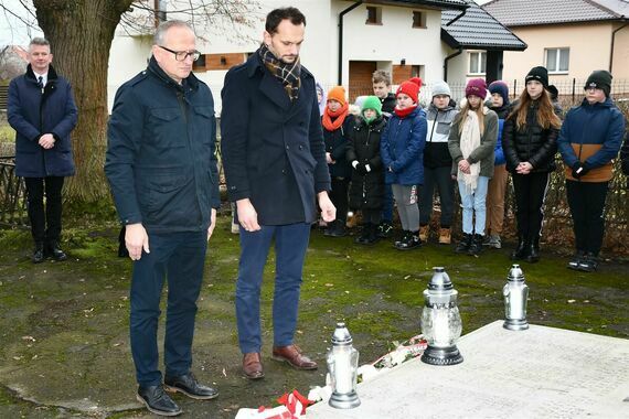 Uroczystości upamiętnienia ofiar zbrodni hitlerowskiej w Leokadiowie