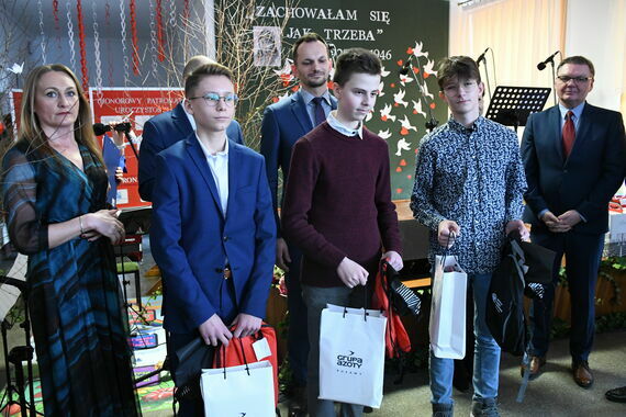 Uroczystość nadania imienia Danuty Siedzikówny Inki Szkole Podstawowej w Borowej