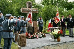 Odsłonięcie pomnika upamiętniającego Bitwę Warszawską 1920 r. w Czesławicach w gminie Nałęczów