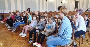 Przedszkolaki z Miejskiego Przedszkola nr 15 w Puławach z wizytą u starosty