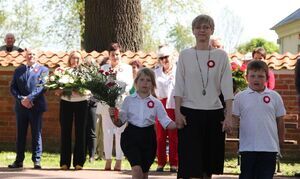 Uroczystości 3 Maja w Gołębiu