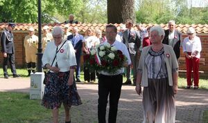Uroczystości 3 Maja w Gołębiu
