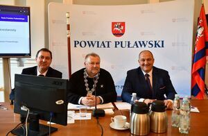Teresa Gutowska nowym starostą. Za nami I sesja VII kadencji Rady Powiatu Puławskiego