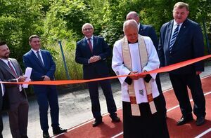 Otwarcie nowo wybudowanych boisk szkolnych przy Zespole Szkolno - Przedszkolnym w Kurowie