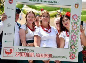 II Nadwiślańskie Spotkania z Folklorem Ziemi Puławskiej w Janowcu