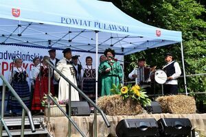 II Nadwiślańskie Spotkania z Folklorem Ziemi Puławskiej w Janowcu