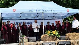 II Nadwiślańskie Spotkania z Folklorem Ziemi Puławskiej w Janowcu